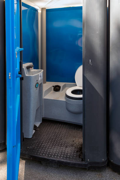 Best Porta potty delivery and setup  in Beecher, IL